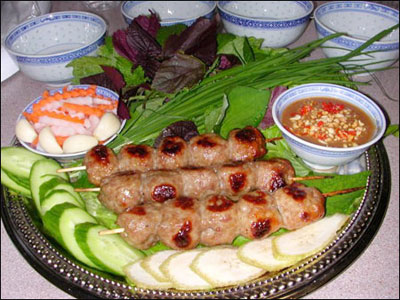 Bánh ướt thịt nướng ở Kim Long xứ Huế – món ngon khó quên