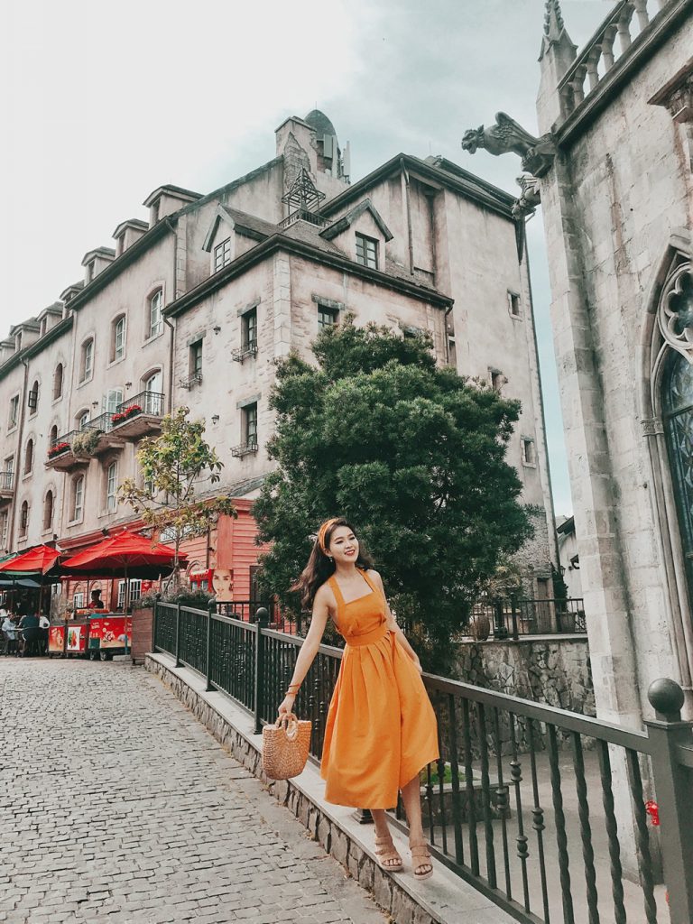 Top 10 địa điểm chụp ảnh đẹp nhất ở Đà Nẵng Ba na hills Dia diem chup anh dep nhat o Da Nang 768x1024 - Top 10 địa điểm chụp ảnh đẹp nhất ở Đà Nẵng
