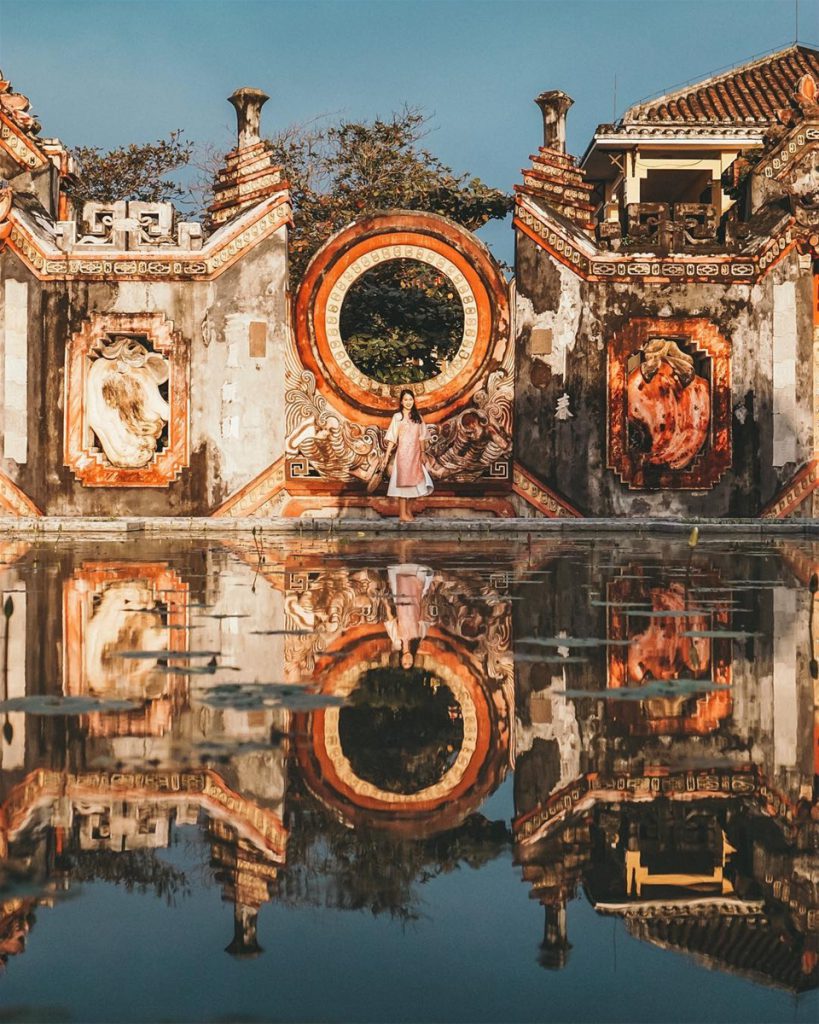 gam mau hoai co day thi vi nhu tranh hoa 819x1024 - Top 10 địa điểm chụp ảnh đẹp nhất ở Đà Nẵng